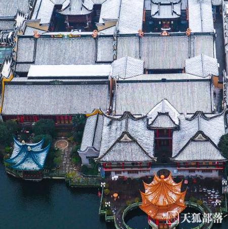 宁波：雪落月湖
